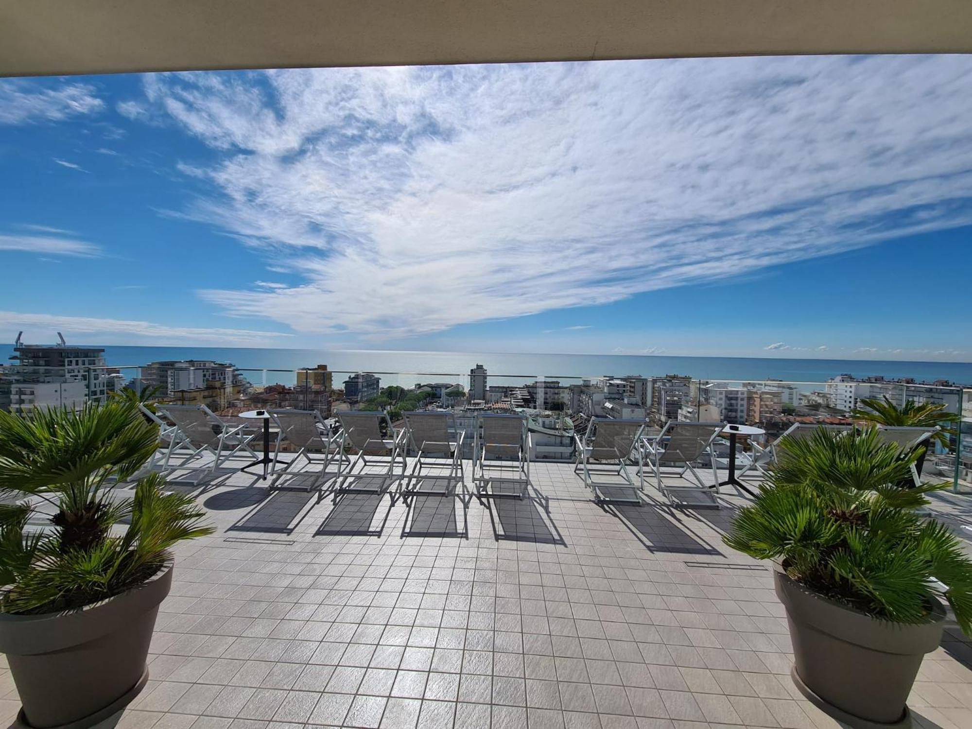 Hesperia Hotel & Residence Lido di Jesolo Buitenkant foto
