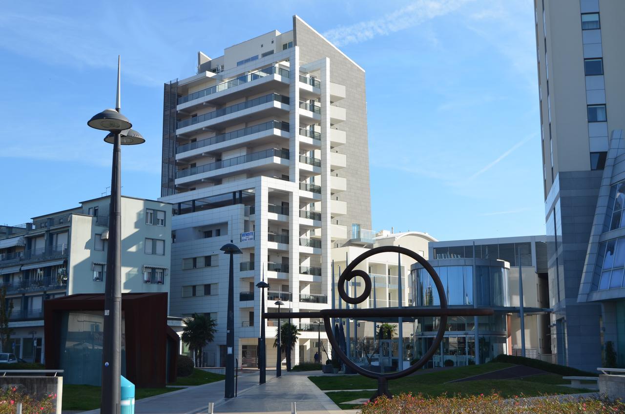 Hesperia Hotel & Residence Lido di Jesolo Buitenkant foto